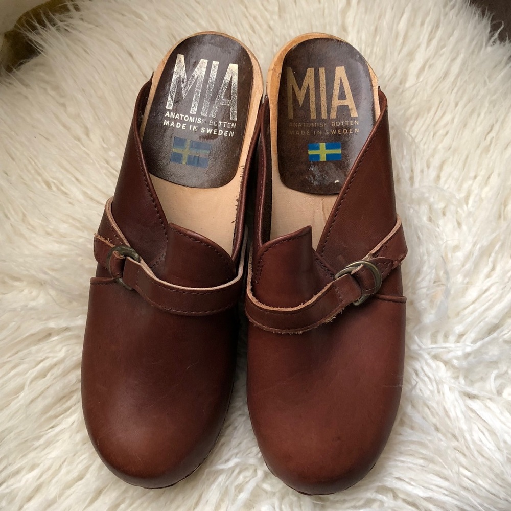 VINTAGE MIA wood clogs